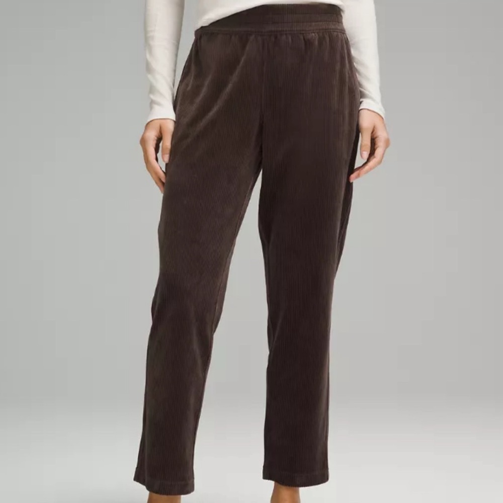 Lululemon - Scuba Mid-Rise Wide-Leg Crop Velvet Cord - Espresso - Picture 2 of 6